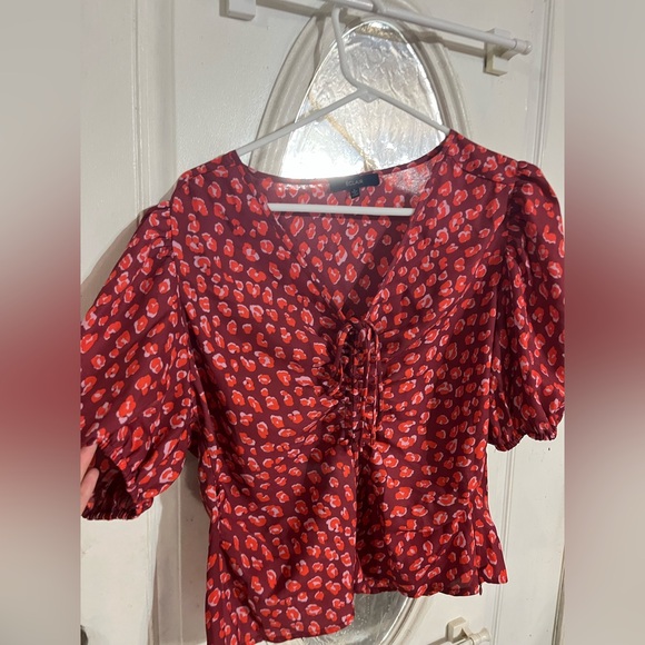 Red blouse with side zipper - Picture 5 of 5